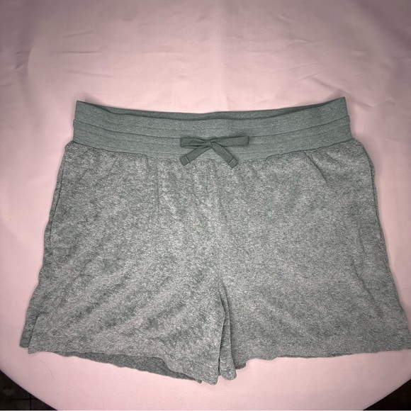 Old Navy Pants - Old Navy Gray Pull-On Shorts w/ Drawstring | Women’s Large | EUC